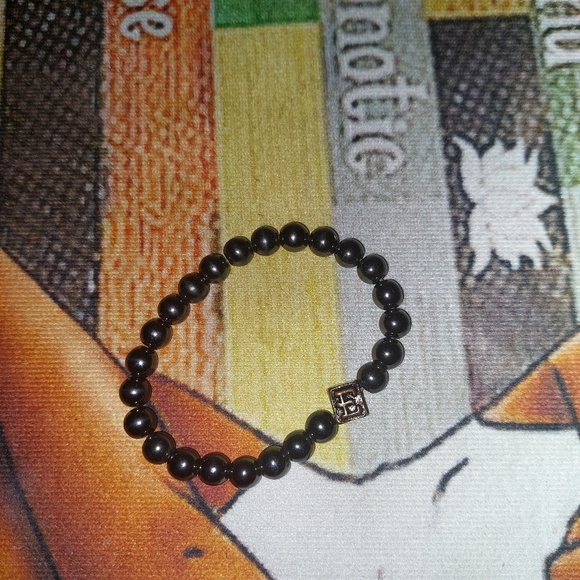 Hematite For Protection & Manifestation Crystal Bracelet - Unisex - Picture 2 of 3